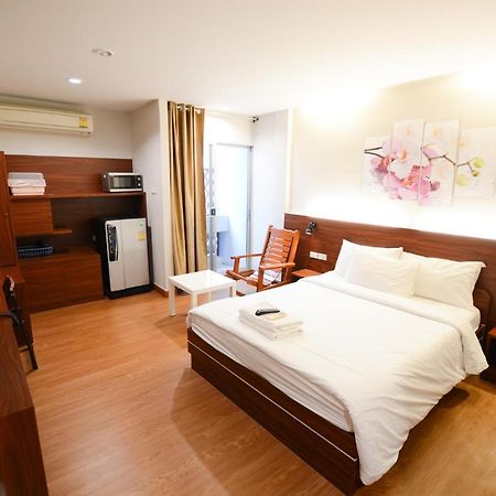 Thaiphiphat House Μπανγκόκ Εξωτερικό φωτογραφία